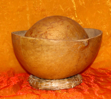 Djemb&eacute; Art Water Drum