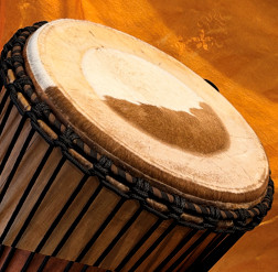 Bougarabou Trommel aus Mali Trommelfell