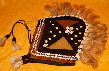 Djembe Fola Bogolan Hut
