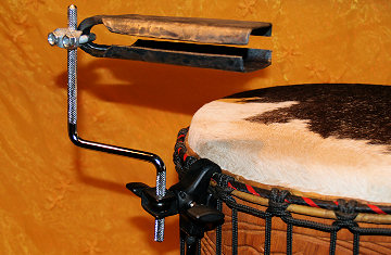 Djemb&eacute; Art Glockenhalter
